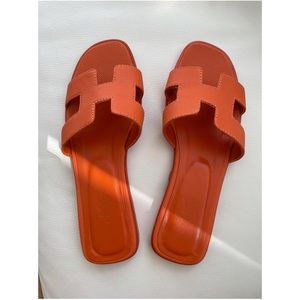 Hermès orange flat sandal leather with iconic H